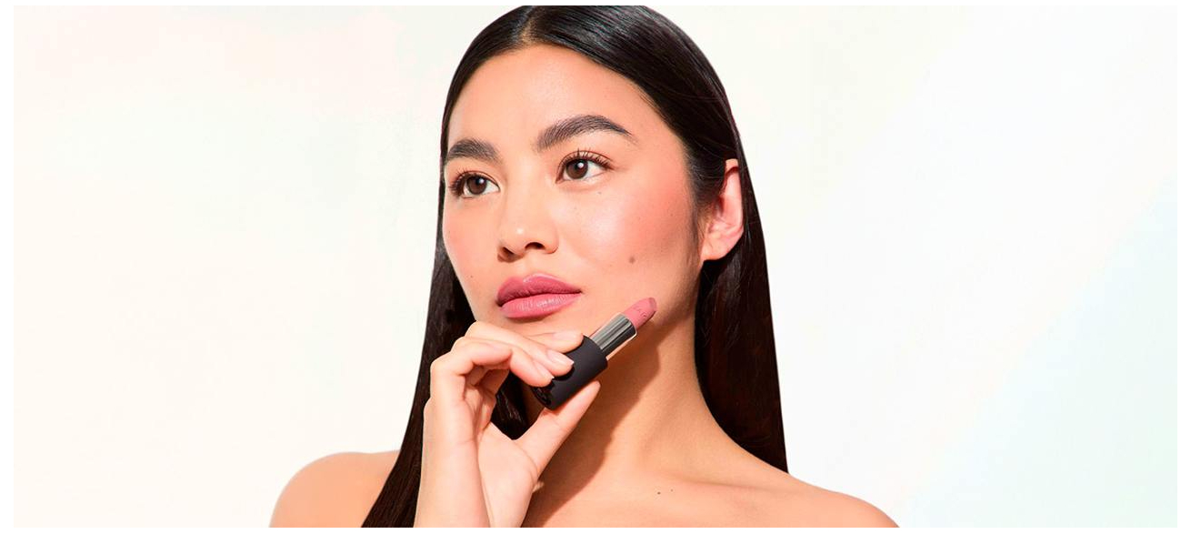 Labiales perfectos para las fiestas: cómo elegir el tono ideal según tu look