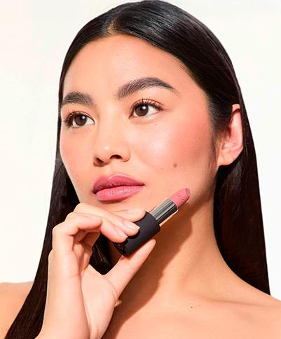 Labiales perfectos para las fiestas: cómo elegir el tono ideal según tu look