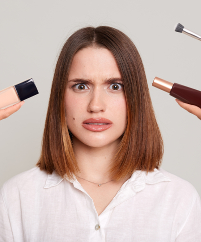 Errores al aplicar base de maquillaje: los fallos que arruinan tu look (y cómo evitarlos)