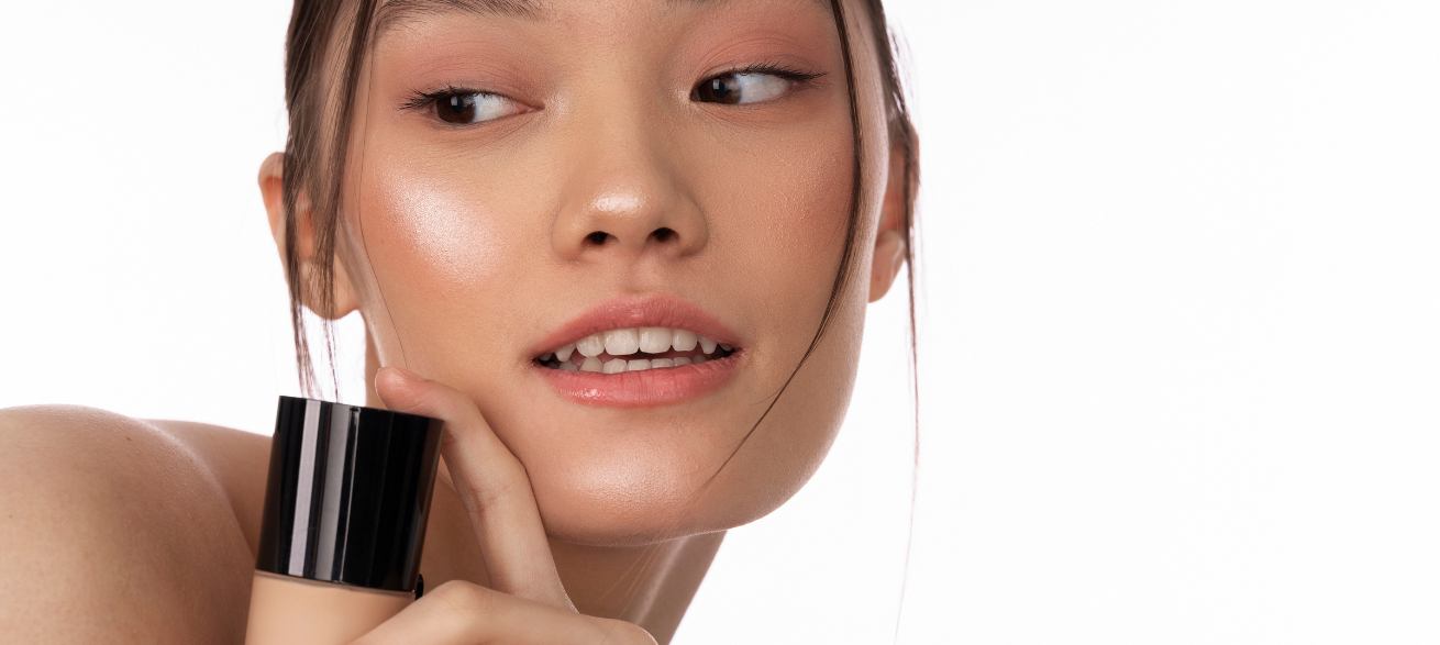 Las mejores bases de maquillaje para piel grasa: cómo conseguir un acabado mate y duradero
