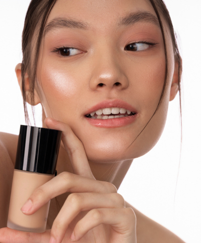 Las mejores bases de maquillaje para piel grasa: cómo conseguir un acabado mate y duradero