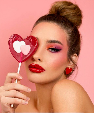 Maquillaje para San Valentín: Tendencias y Looks para Enamorar