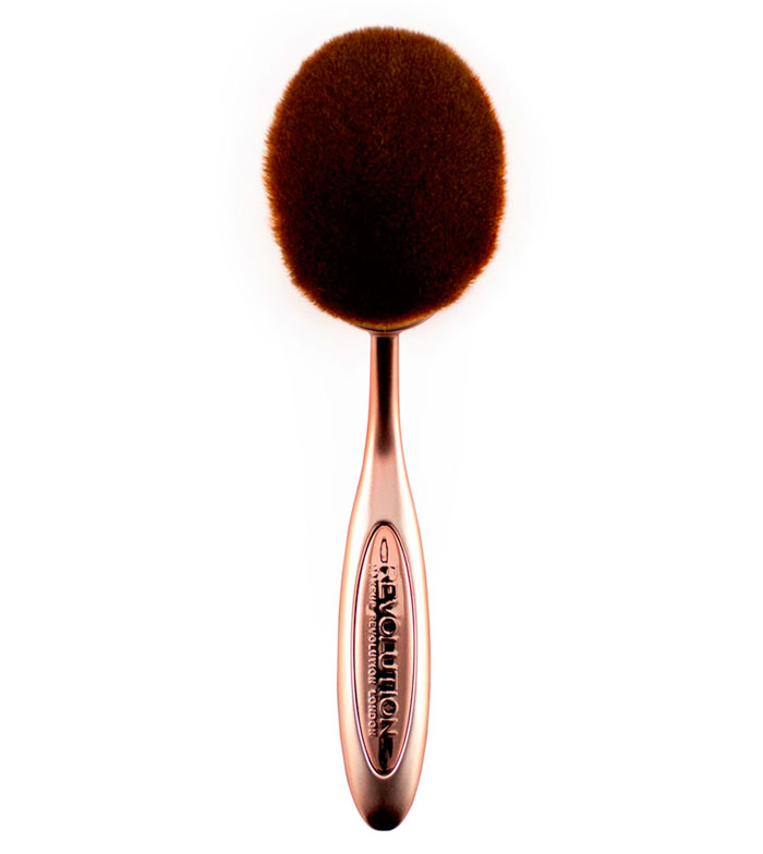 Resultado de imagen de brocha base make up revolution
