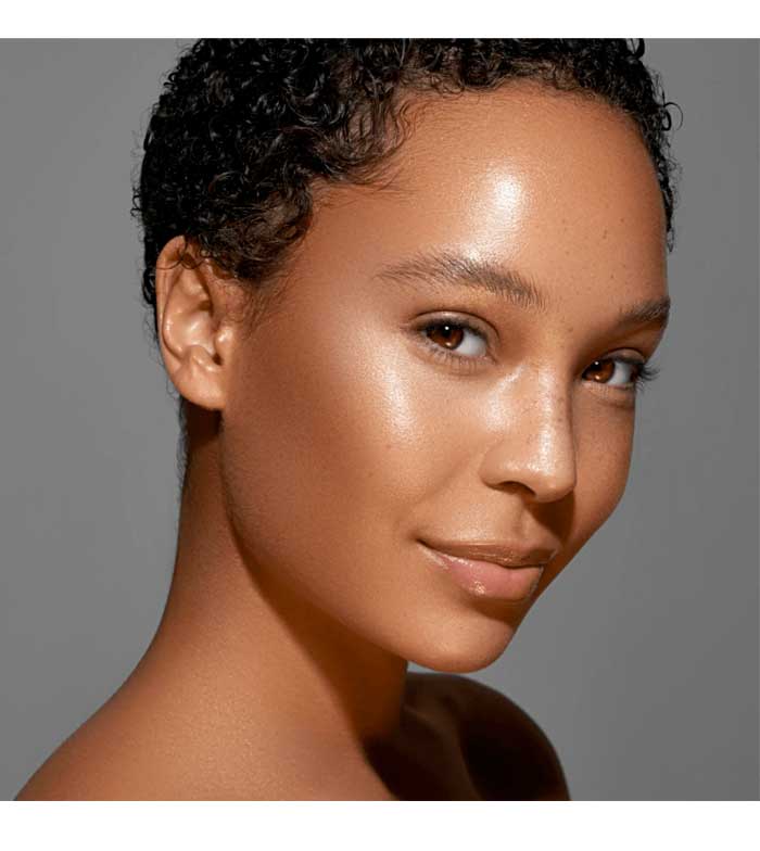Comprar Danessa Myricks - Iluminador líquido para rostro y cuerpo  Illuminating Veil - Radiance | Maquillalia