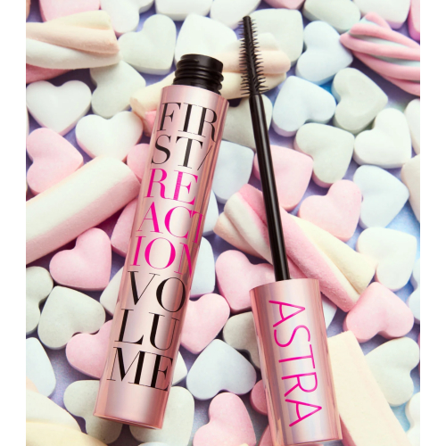Astra Make-Up - Máscara de pestañas First Reaction Volume