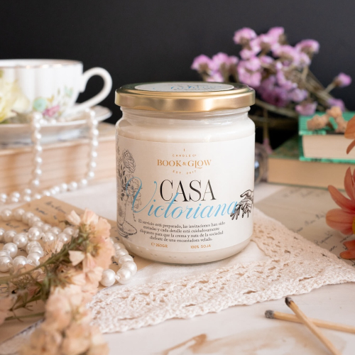 Book and Glow - *Los Archivos* - Vela de soja - Casa Victoriana
