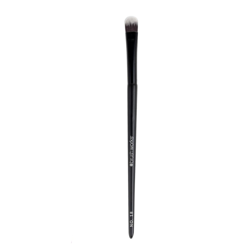 Brushworks - Pincel de ojos Flat Eye - Nº 18