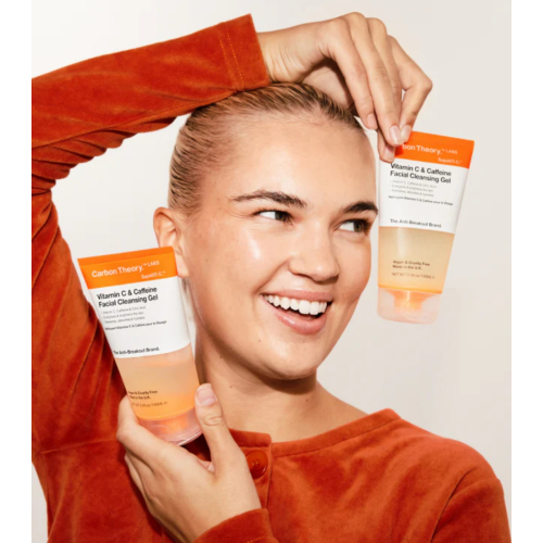 Carbon Theory - *SupaVIT-C* - Gel limpiador facial con vitamina C y cafeína