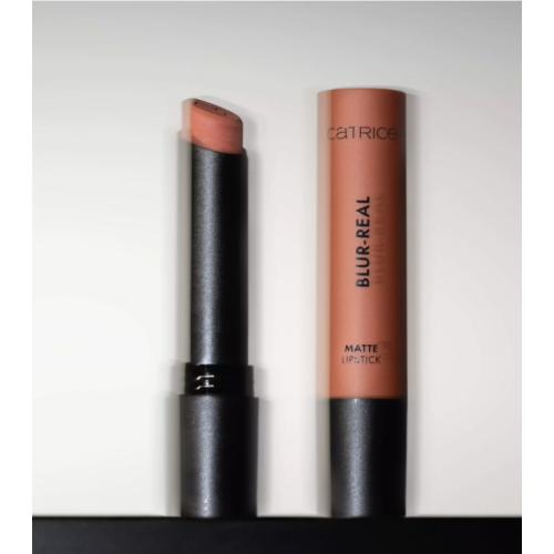 Catrice - Barra de labios Blur-Real 020: Taupe Tension