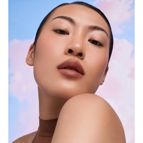 Catrice - *Glass Cloud* - Labial efecto crema polvo Blur-Real Lip - C010: Teddy Hug