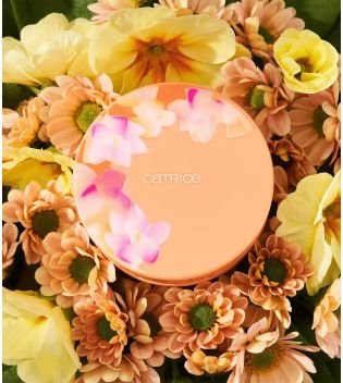 Catrice - *Seeking Flowers* - Iluminador en crema acabado en polvo - C01: Watch Me Bloom