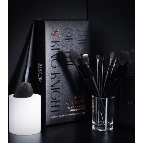 Eigshow - *King Knight* - Set 19 brochas de maquillaje