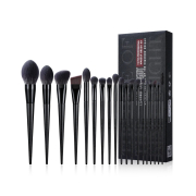 Eigshow - *King Knight* - Set 19 brochas de maquillaje - Witness the Rise