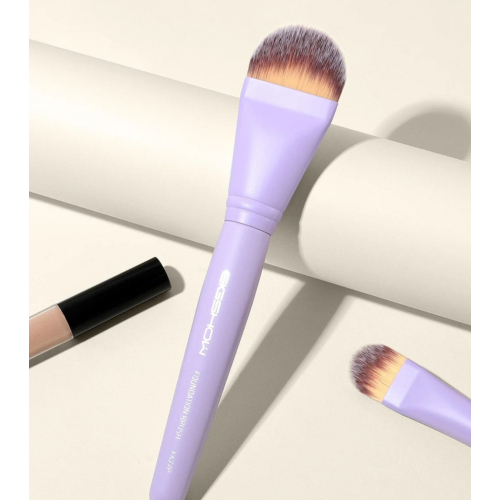 Eigshow - *Purple* - Brocha para base de maquillaje - F672P