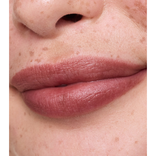 essence - Bálsamo labial Blur Soufflé - 06: Nude Cocoa