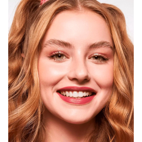 essence - Barra de labios de larga duración acabado mate The Slim Stick - 105: Velvet Punch