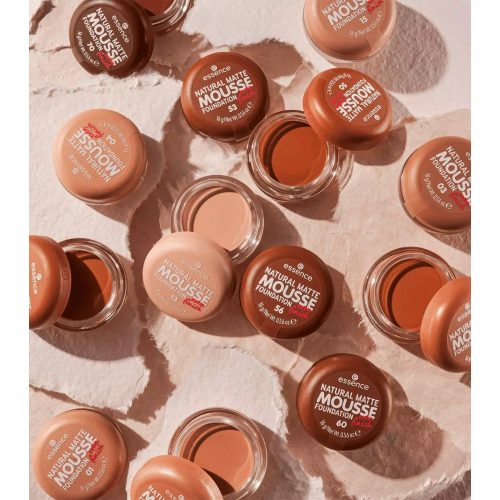 essence - Base de maquillaje en mousse Natural Matte Mousse - 02