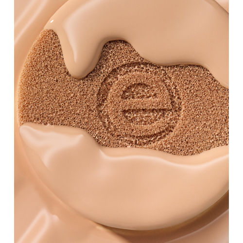 essence - Base de maquillaje Silky Cushion -110