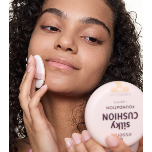 essence - Base de maquillaje Silky Cushion -178