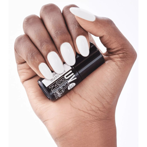 essence - *UV Gel Nail* - Esmalte de uñas - 01: WHITE all night