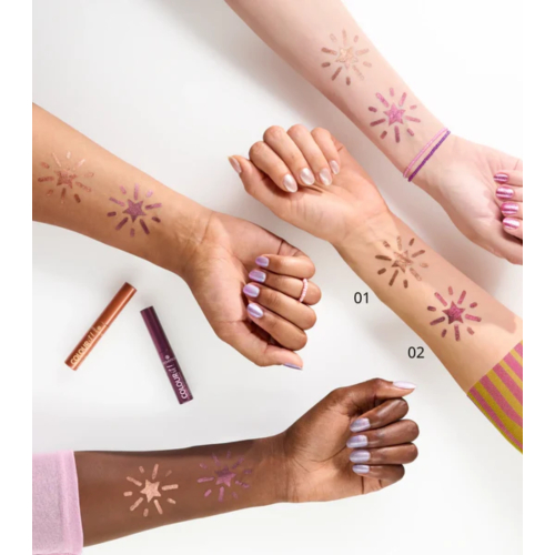 essence - Eyeliner líquido metálico COLOUR it! - 02: Dark Cherry