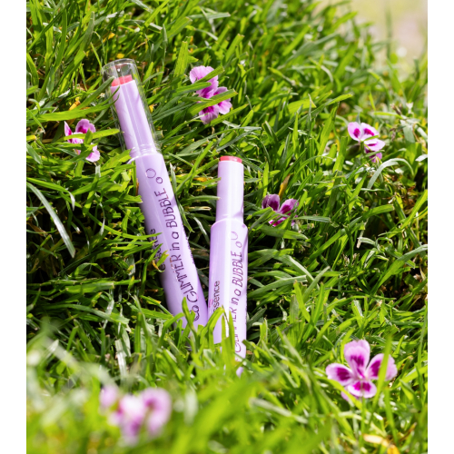 essence - *Glimmer in a Bubble* - Bálsamo labial