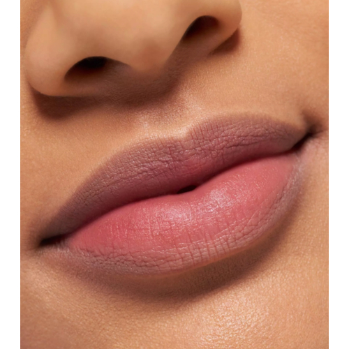 essence - Labial mate acabado difuminado BLUR soufflé - 01: Deep Scroll