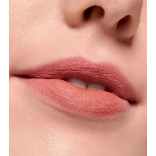 essence - Labial mate acabado difuminado BLUR soufflé - 02: Spice Filter