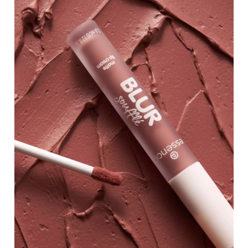 essence - Labial mate acabado difuminado BLUR soufflé - 02: Spice Filter