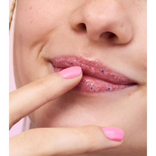 essence - *Superman* - Exfoliante para labios