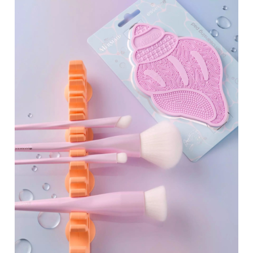 essence - *The Little Mermaid* - Alfombrilla limpiadora de brochas