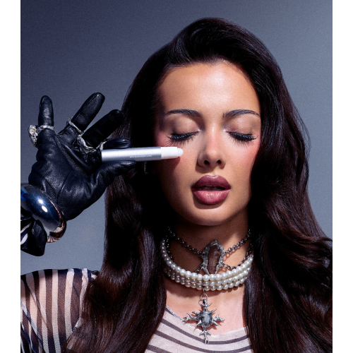 Everybody London - *Aleksandra Sosfa Futura Makeup* - Iluminador en stick Prism Stick