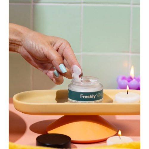 Freshly Cosmetics - Crema facial antiedad Omega Rich Well-Ageing