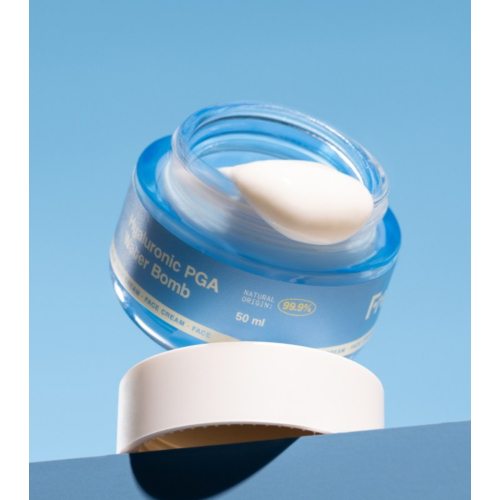 Freshly Cosmetics - Crema hidratante con ácido poliglutámico Hyaluronic PGA Water Bomb