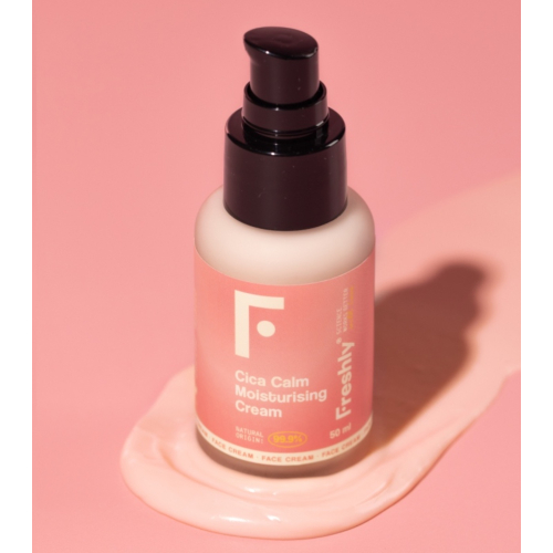 Freshly Cosmetics - Crema hidratante de día con Centella Asiática CICA Calm - Pieles secas y sensibles