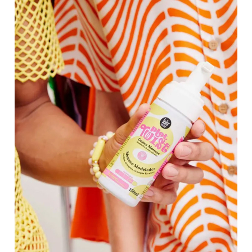 Lola Cosmetics - *Plot Twist* - Mousse acondicionador para rizos - Guava