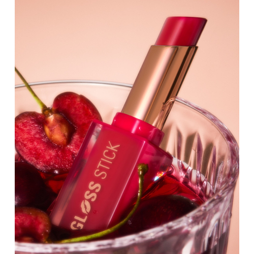 Makeup Revolution - Barra de labios Pout Lip Gloss Stick - Sour Berry