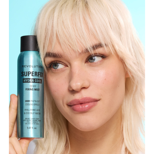 Makeup Revolution - Bruma fijadora en Spray Superfix Hydra Cool