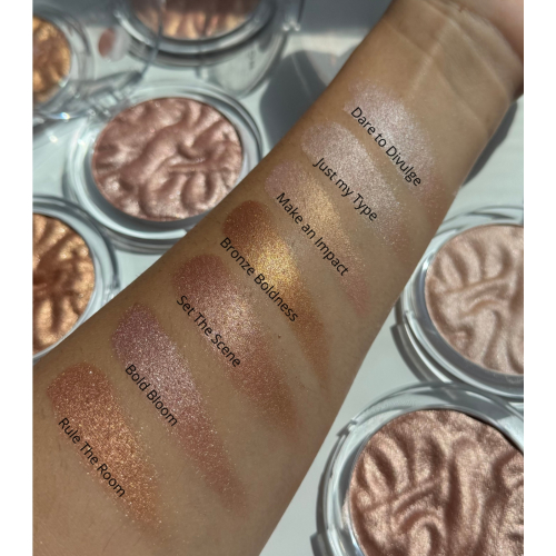 Makeup Revolution - Iluminador en polvo Reloaded - Make an Impact