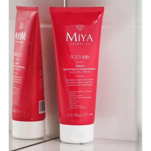 Miya Cosmetics - Crema corporal reafirmante con ácidos BODY.lab