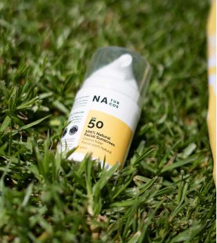 Naturcos - Crema solar facial 100% natural SPF50