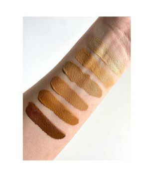 Nyx Professional Makeup - Base de maquillaje difuminadora Bare With Me Blur Skin Tint - 07: Golden
