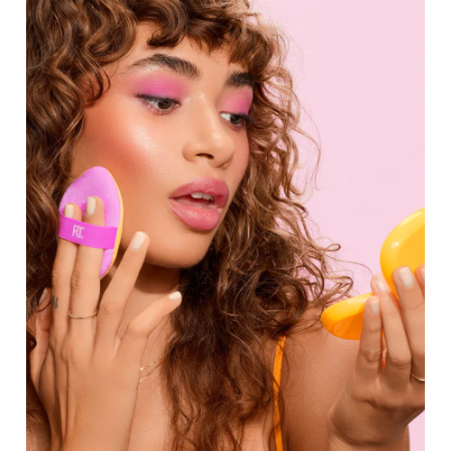 Real Techniques - Borla multiusos de doble cara Miracle 2-in-1 Powder Puff + Estuche de viaje