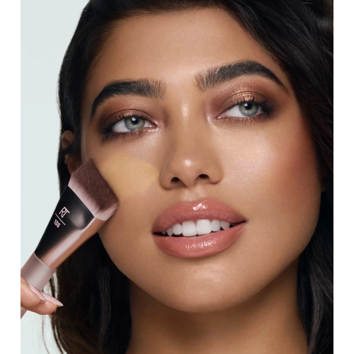Real Techniques - *New Nude 2.0* - Brocha para rostro Diamond Blending