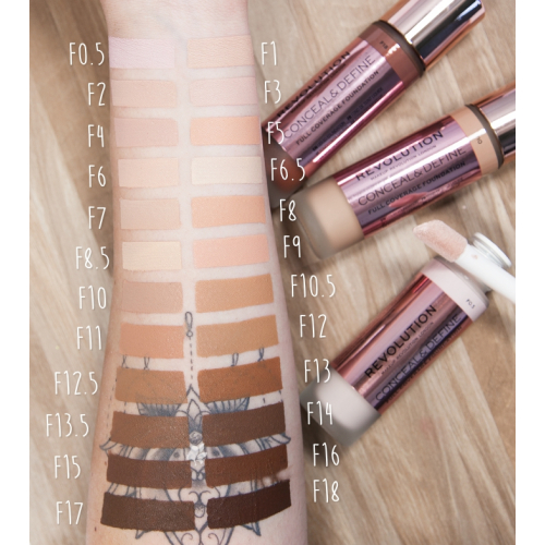 Revolution - Base de maquillaje Conceal & Define - F18