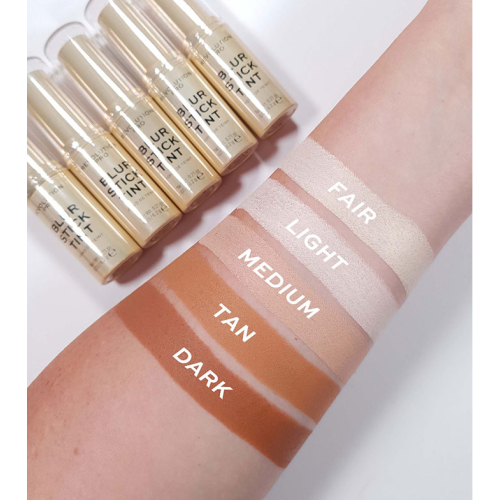 Revolution Pro - Base de maquillaje en stick Blur Stick Tint - Dark