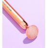 Revolution Skincare - Rodillo facial de cuarzo rosa con vibración