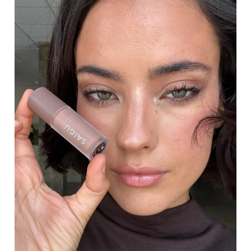 Saigu Cosmetics - *Golden Plum* - Sombra de ojos líquida One Touch - Ash