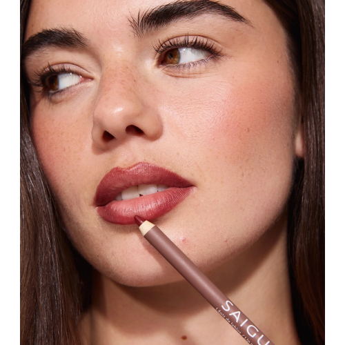 Saigu Cosmetics - Lápiz de labios Perfilado Sedoso - Garnet Red