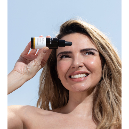 Skin Generics - Sérum concentrado antiedad y antioxidante protector solar SPF50+